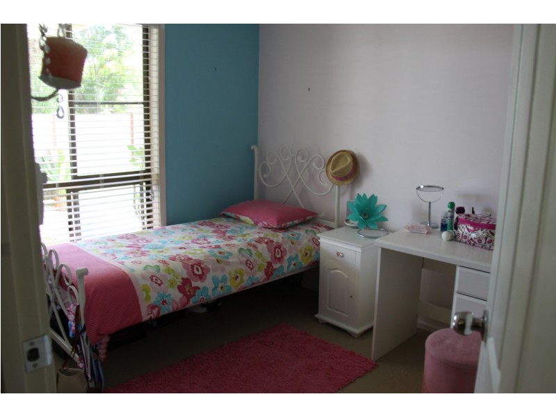 4 Alexander Street, Boyne Island QLD 4680