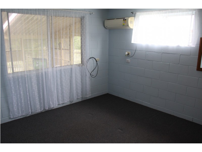 14 Polmaise Street, Boyne Island QLD 4680