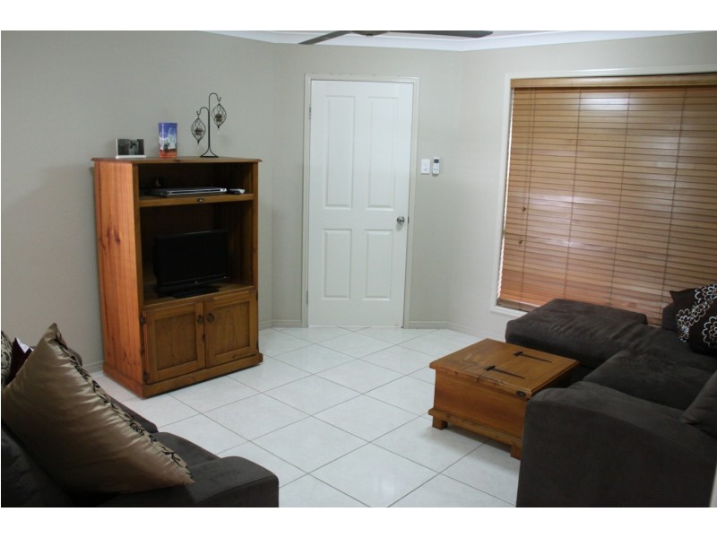 3 Jeana Close, Boyne Island QLD 4680