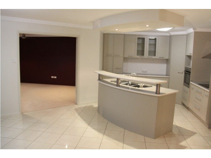 27 Longreach Ct, Tannum Sands QLD 4680