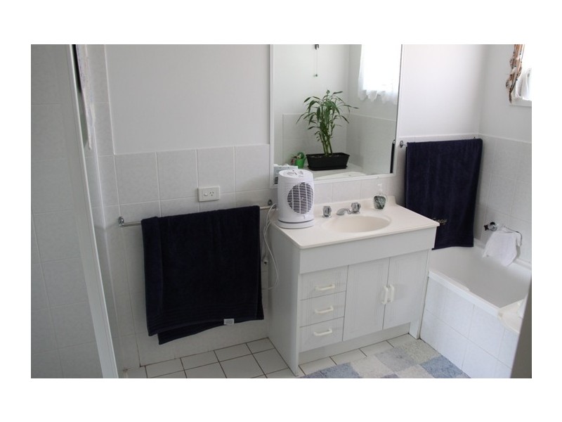 37 Beltana Dr, Boyne Island QLD 4680