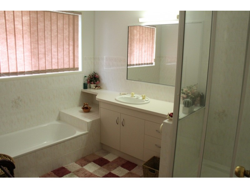 84 Booth Avenue, Tannum Sands QLD 4680