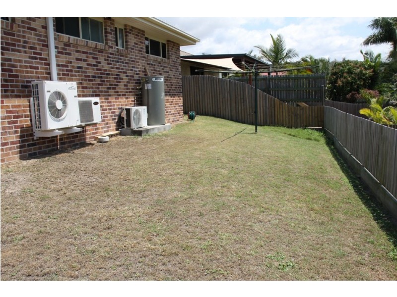 8 Richard St, Boyne Island QLD 4680