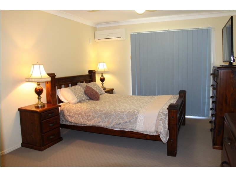 1 Alpine Ave, Boyne Island QLD 4680