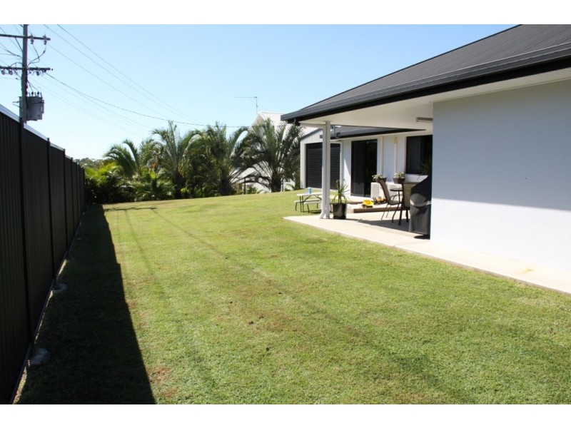1 Alpine Ave, Boyne Island QLD 4680