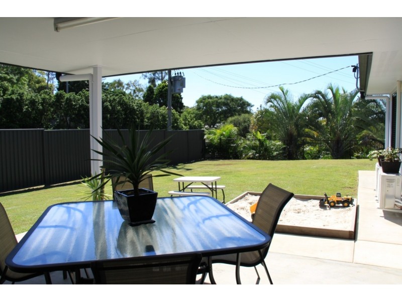 1 Alpine Ave, Boyne Island QLD 4680