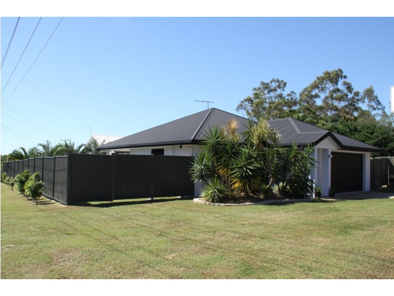 1 Alpine Ave, Boyne Island QLD 4680