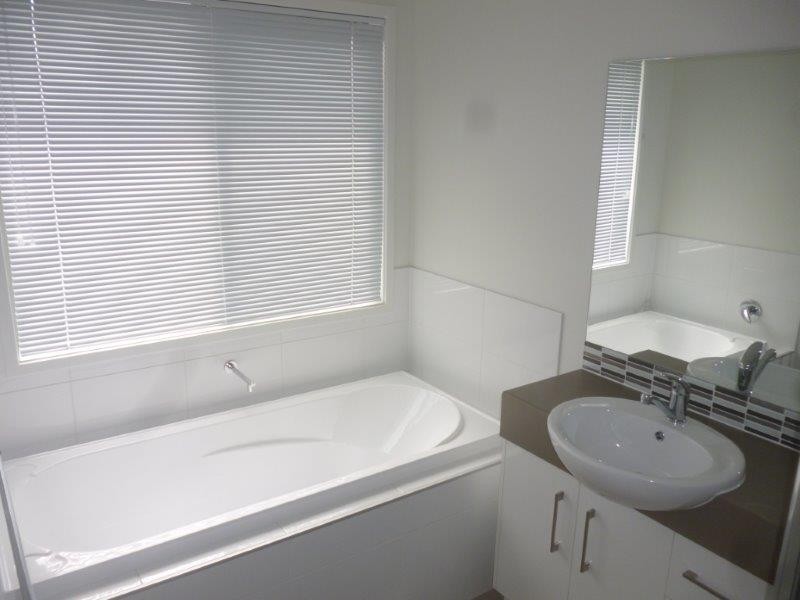 29 Clover Cres, Boyne Island QLD 4680