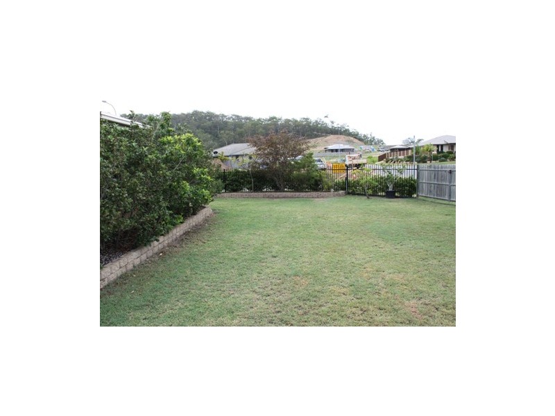 1 Jeana Close, Boyne Island QLD 4680