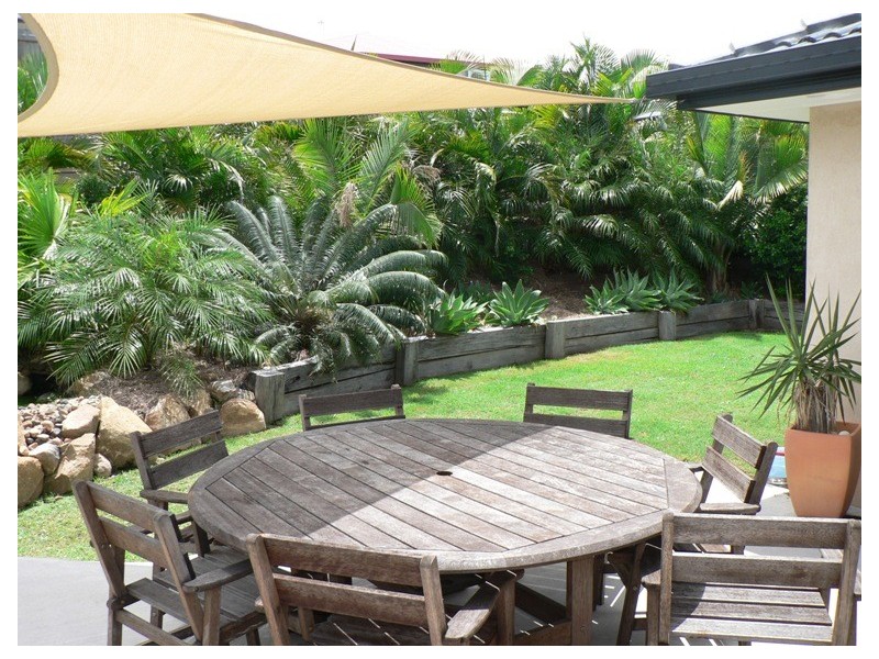 13 Pryde St, Tannum Sands QLD 4680