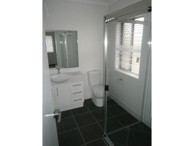 19 Clover Crescent, Boyne Island QLD 4680