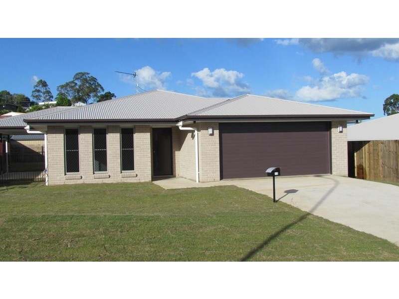 12 Valley Way, Boyne Island QLD 4680