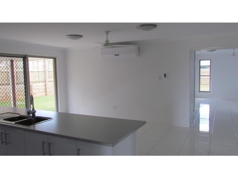 12 Valley Way, Boyne Island QLD 4680