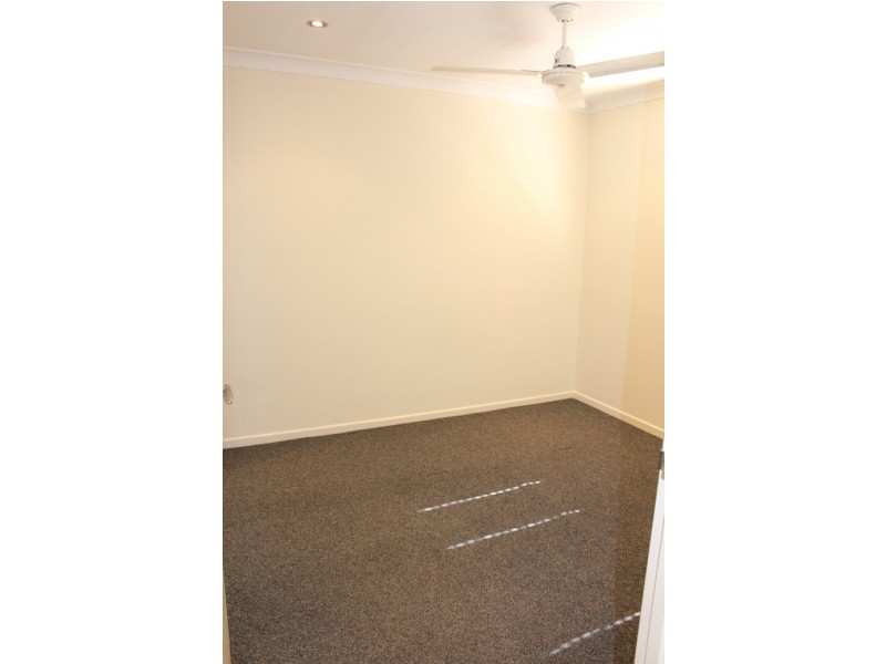 3/4 Pittsbay, Boyne Island QLD 4680