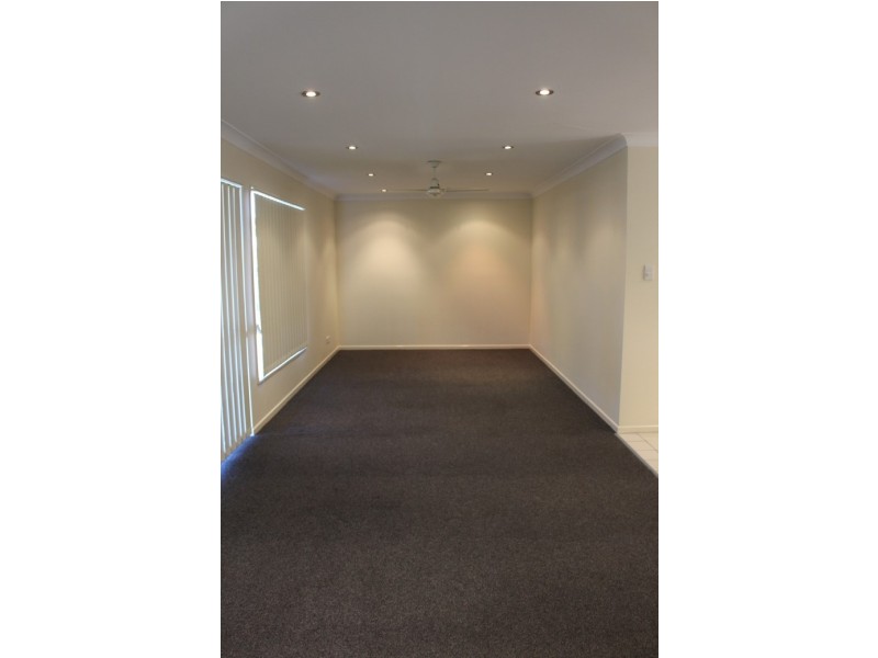 3/4 Pittsbay, Boyne Island QLD 4680