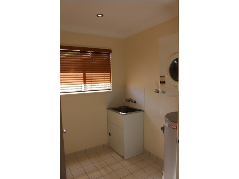 3/4 Pittsbay, Boyne Island QLD 4680