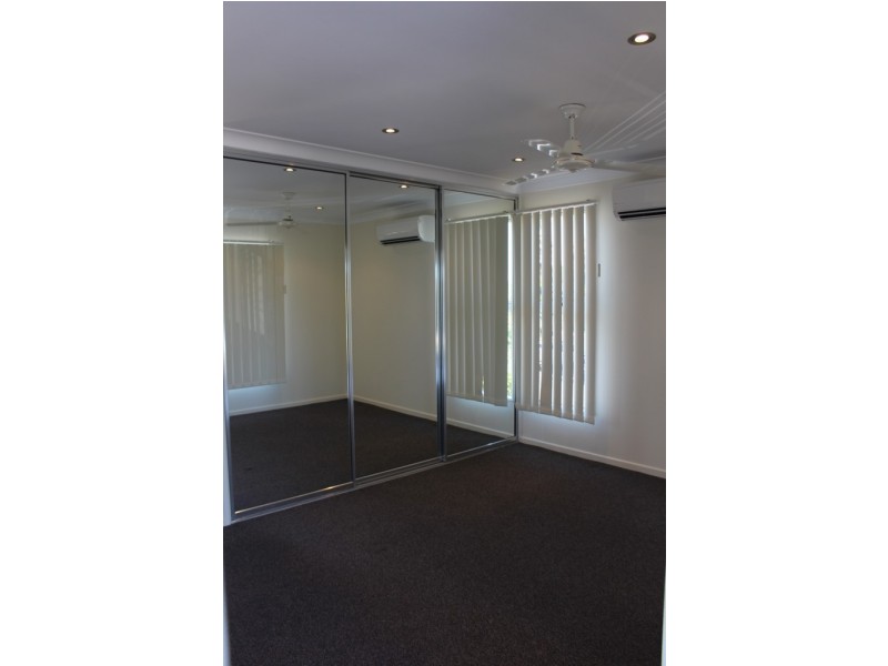 3/4 Pittsbay, Boyne Island QLD 4680