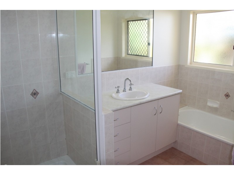 5 Werite Court, Boyne Island QLD 4680