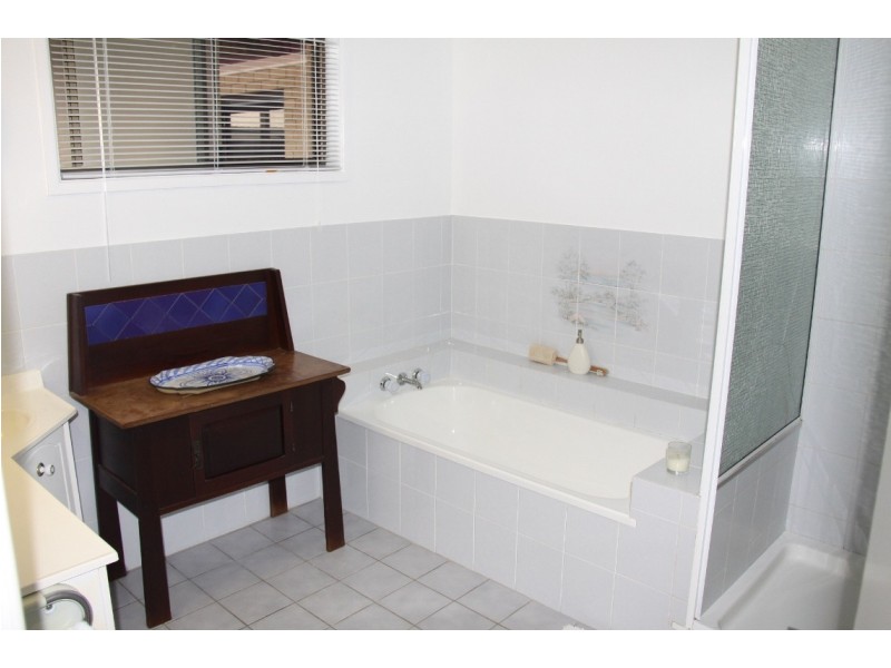 28 Hampton Dr, Tannum Sands QLD 4680