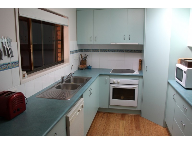 3 Winnecke Rd, Tannum Sands QLD 4680