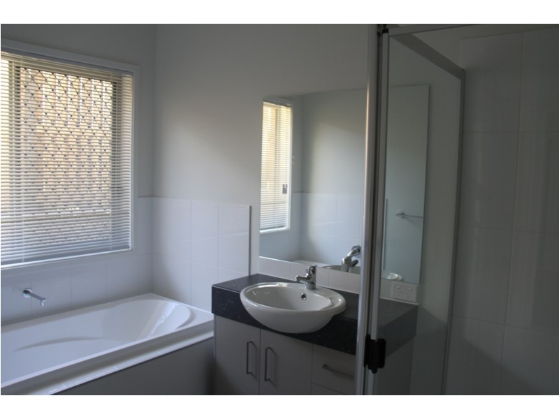 18 Brushtail Court, Boyne Island QLD 4680