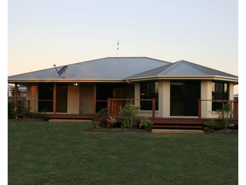 8 Golf View Drive, Boyne Island QLD 4680
