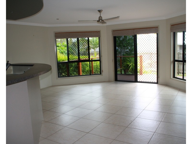 8 Golf View Drive, Boyne Island QLD 4680