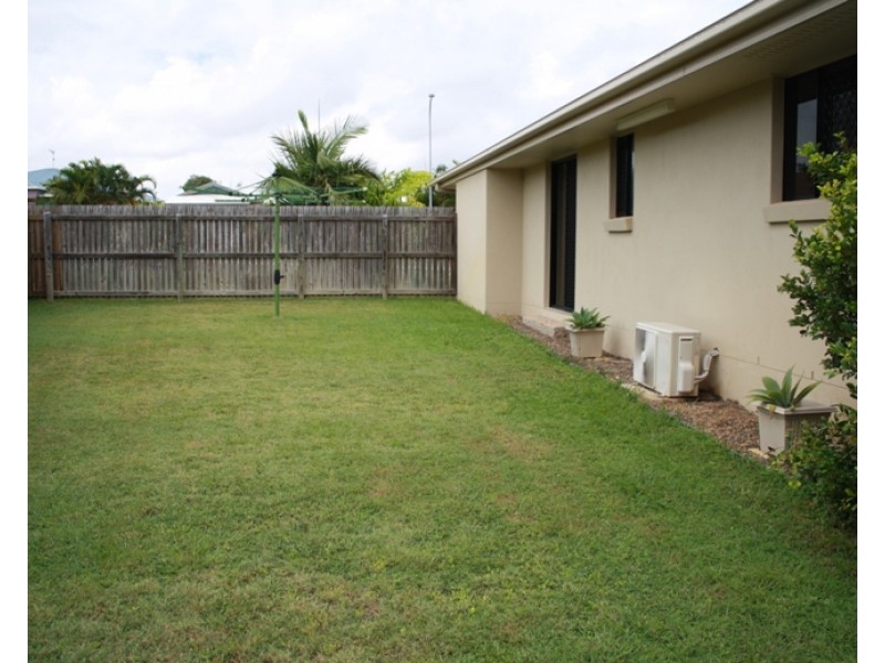 8 Golf View Drive, Boyne Island QLD 4680
