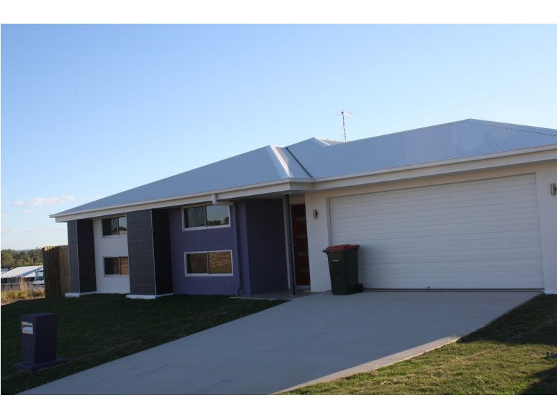 21 Stella st, Boyne Island QLD 4680