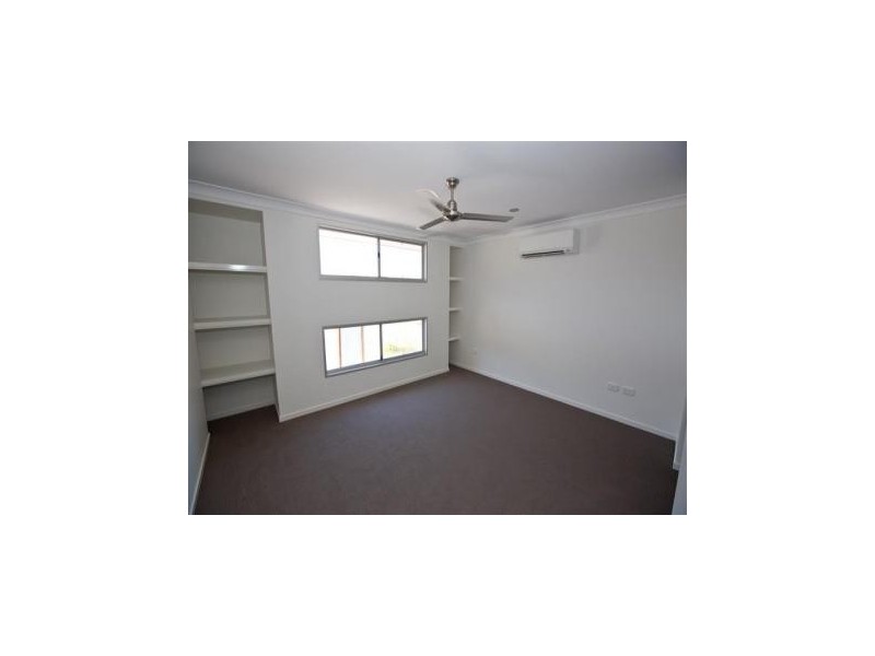 21 Stella st, Boyne Island QLD 4680