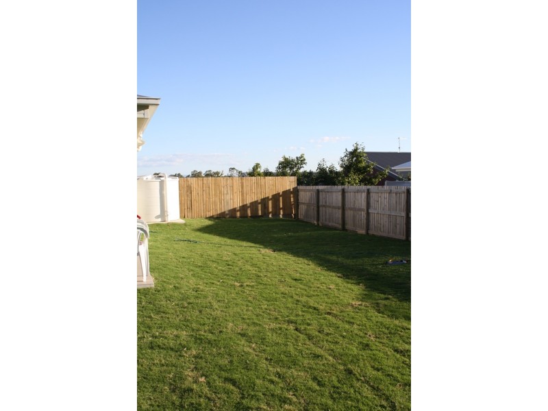 21 Stella st, Boyne Island QLD 4680