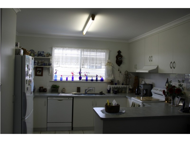 25 Alexander st, Boyne Island QLD 4680