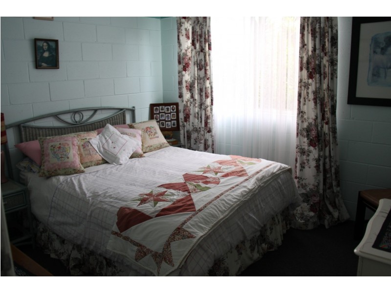 25 Alexander st, Boyne Island QLD 4680