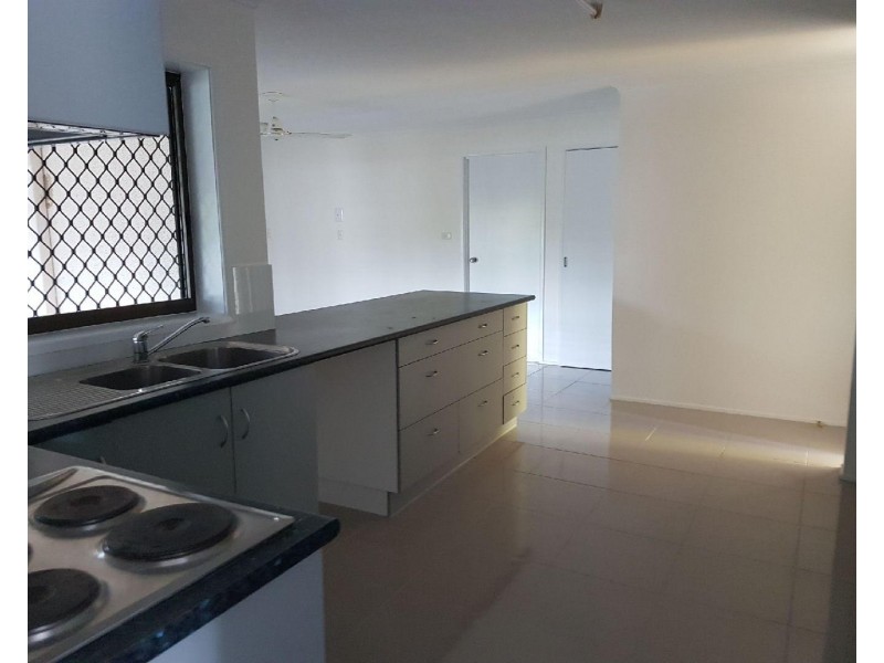7 Waratah Cr, Tannum Sands QLD 4680