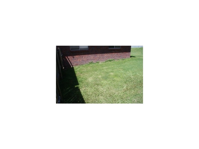 9 Polmaise Street, Boyne Island QLD 4680