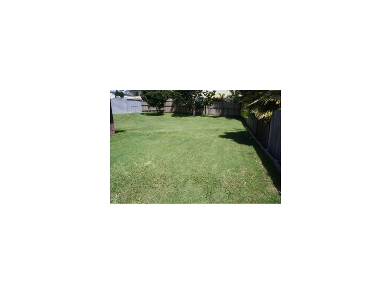 9 Polmaise Street, Boyne Island QLD 4680