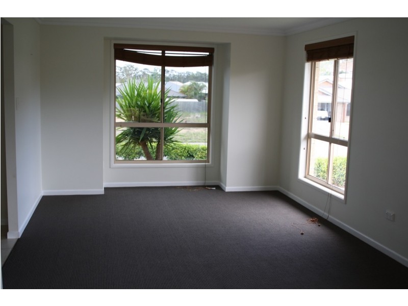 14 Stella Street, Boyne Island QLD 4680