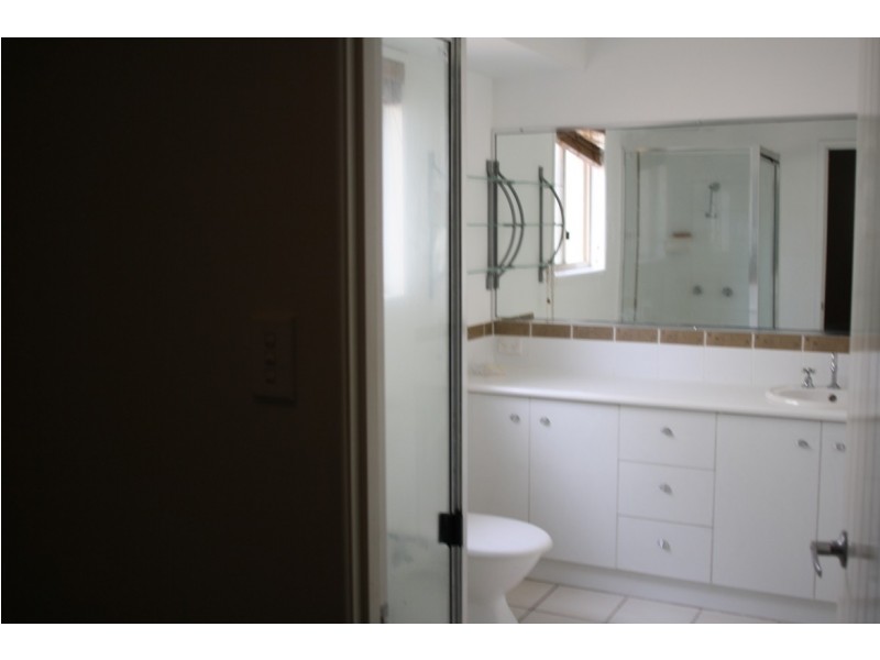 14 Stella Street, Boyne Island QLD 4680