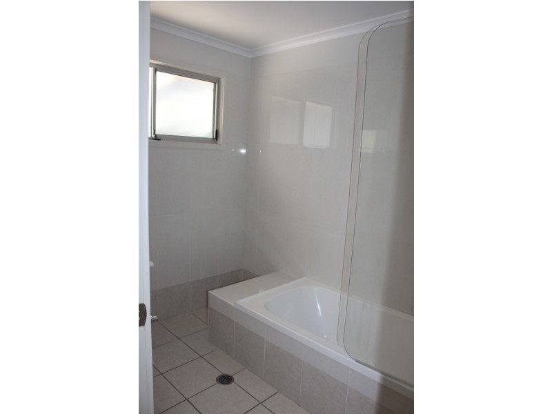 6 Tyson Crescent, Tannum Sands QLD 4680