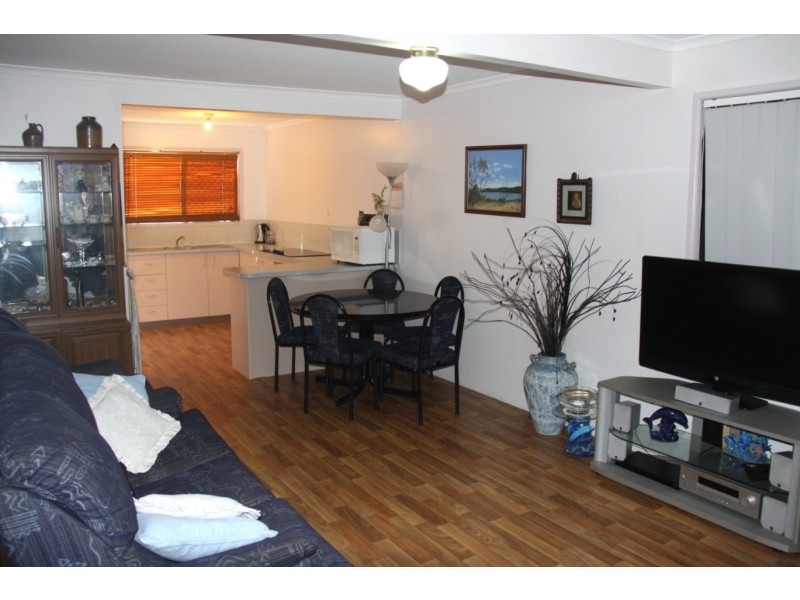 5/4 Bevington St, Tannum Sands QLD 4680
