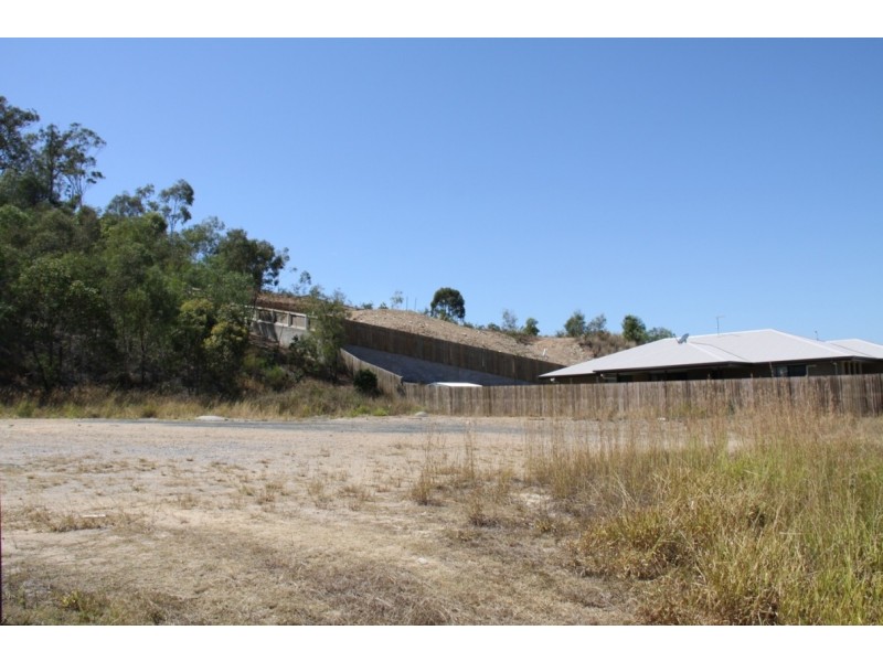 26 Jeana Close, Boyne Island QLD 4680