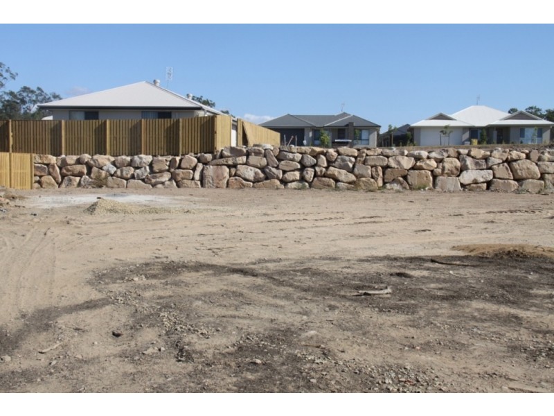 14 Clover Crescent, Boyne Island QLD 4680