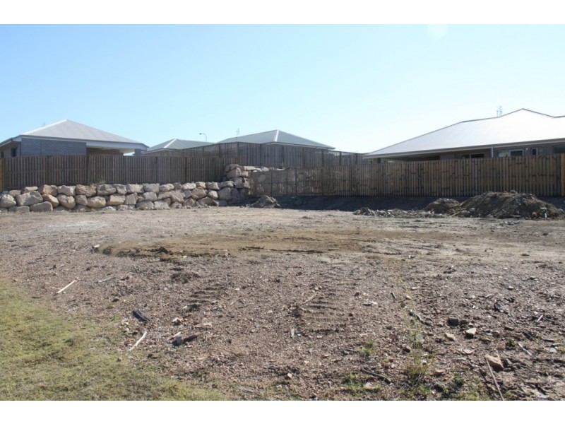 22 Clover Crescent, Boyne Island QLD 4680