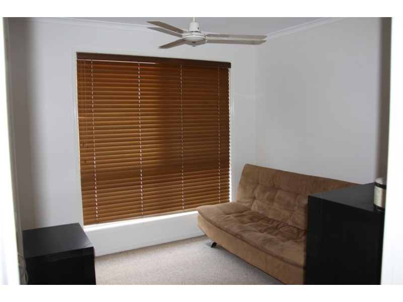 40 Beltana Drive, Boyne Island QLD 4680