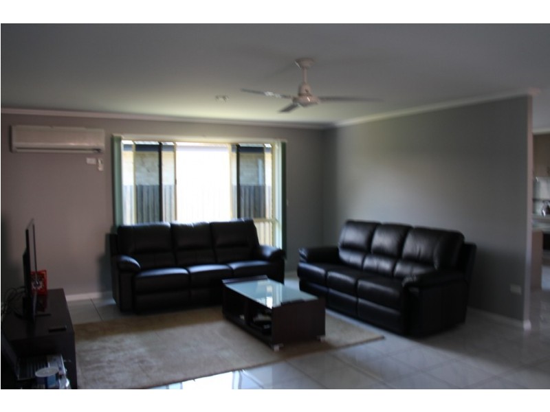 8 Richard Street, Boyne Island QLD 4680