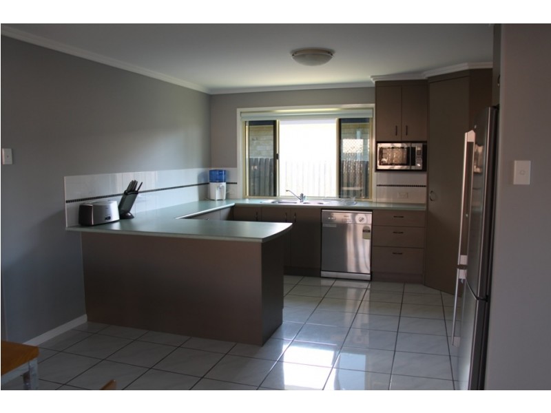 8 Richard Street, Boyne Island QLD 4680