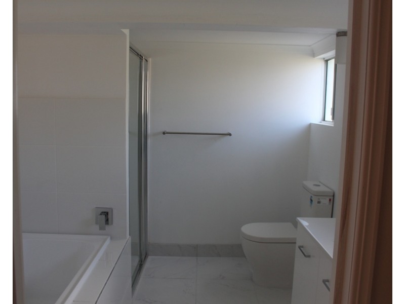 13 Yukana Street, Boyne Island QLD 4680