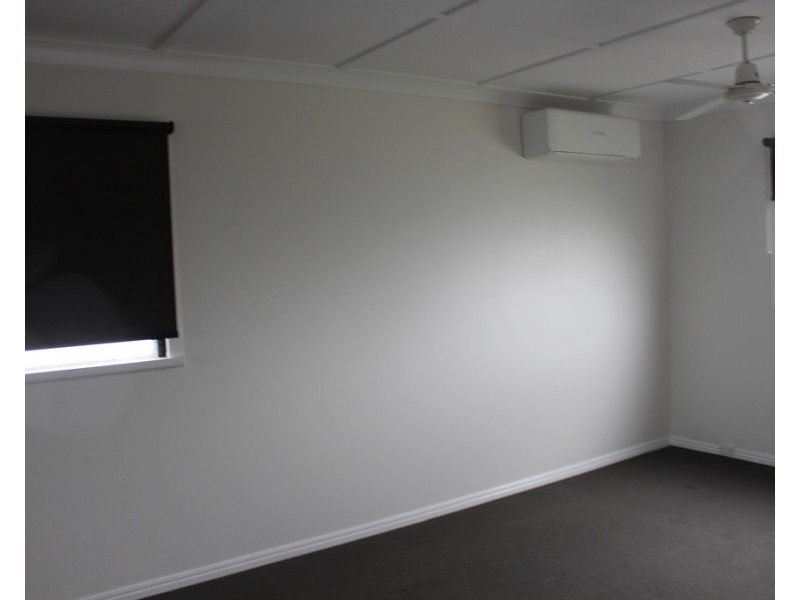 13 Yukana Street, Boyne Island QLD 4680