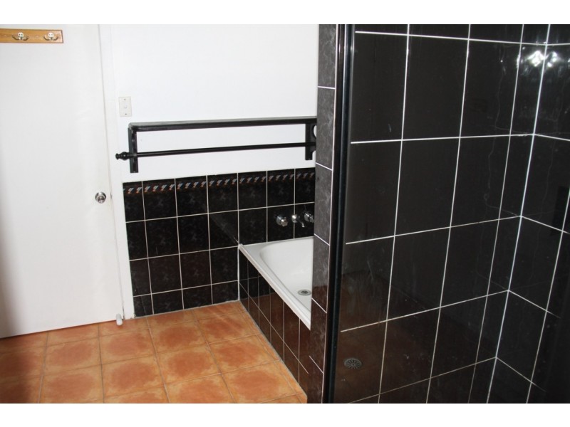 16 Donald Street, Tannum Sands QLD 4680