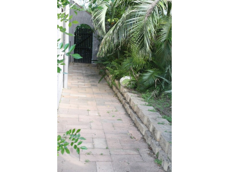 16 Donald Street, Tannum Sands QLD 4680